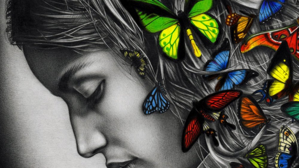 Девушка с бабочками в волосах