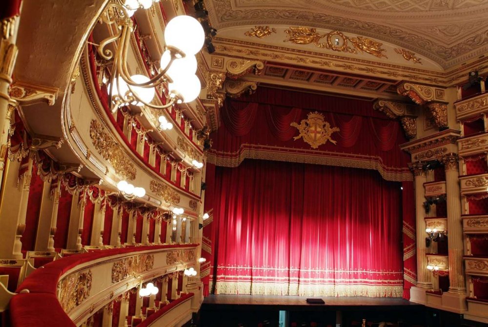 Театр ла скала в Милане занавес
