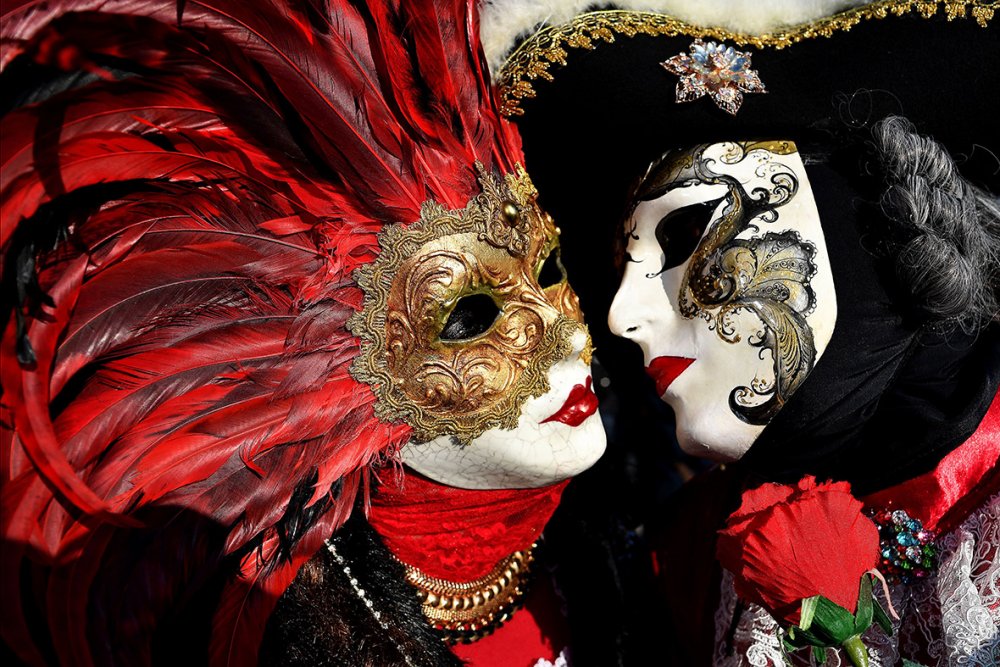 Венецианская маска карнавал в Венеции