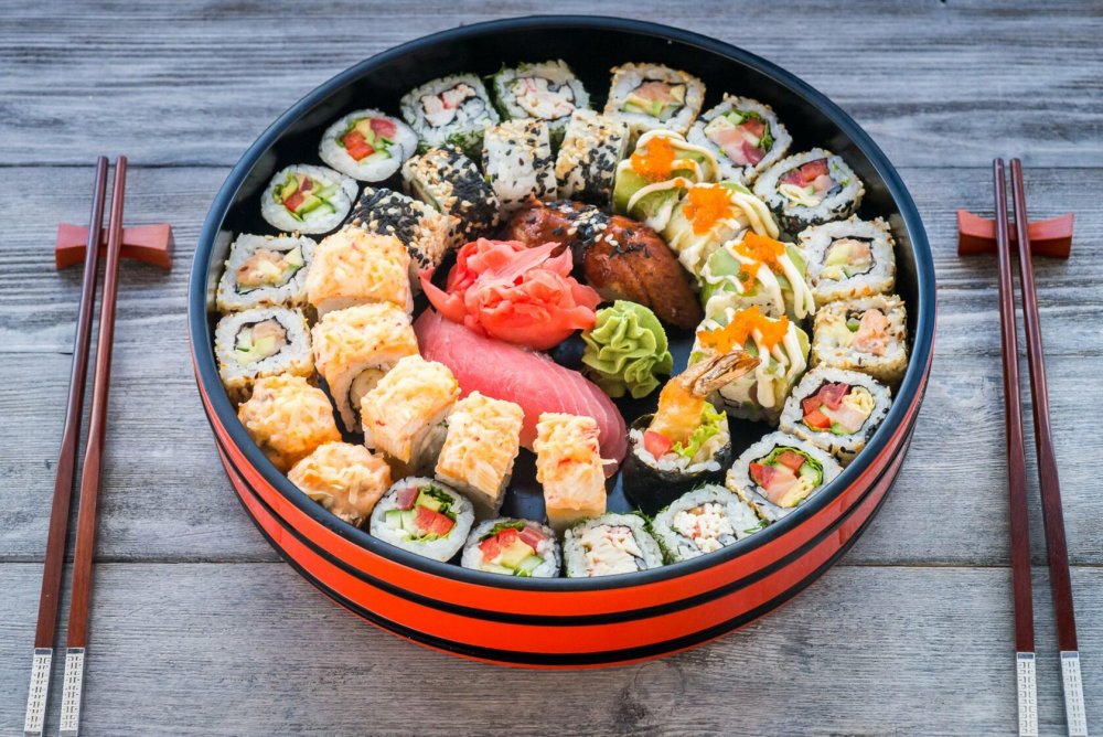 Красивые роллы и суши