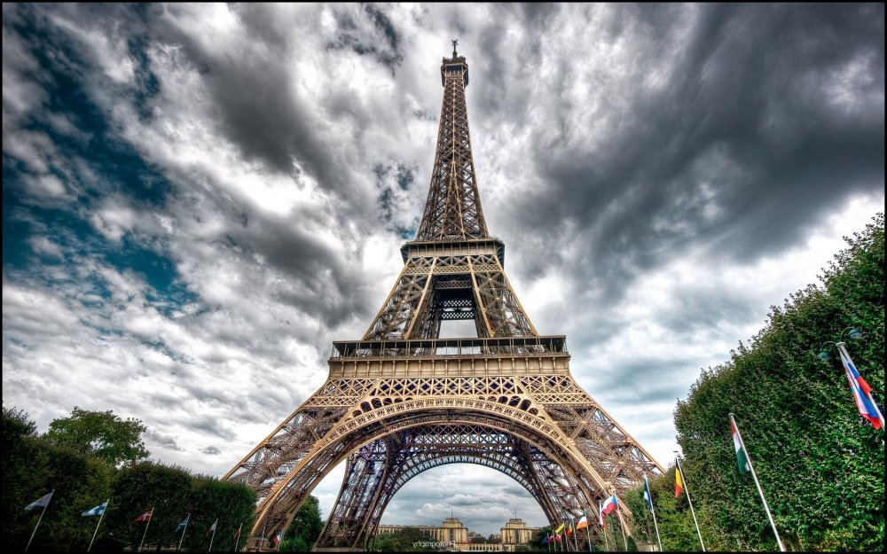 Париж Эйфелева башня фиолетовая