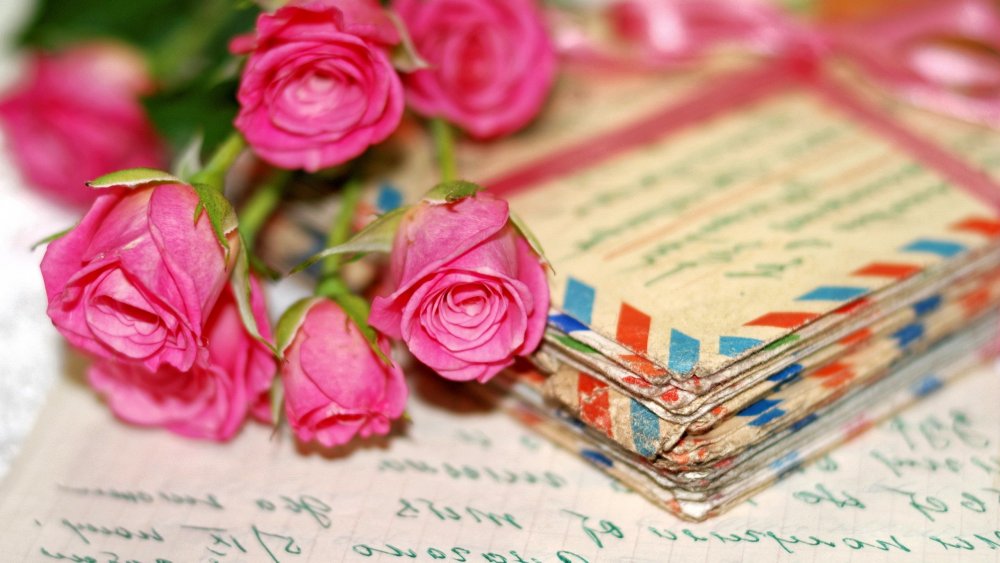 Письмо и цветы
