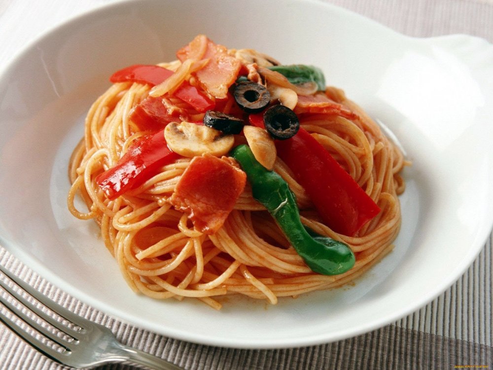Спагетти неаполитано