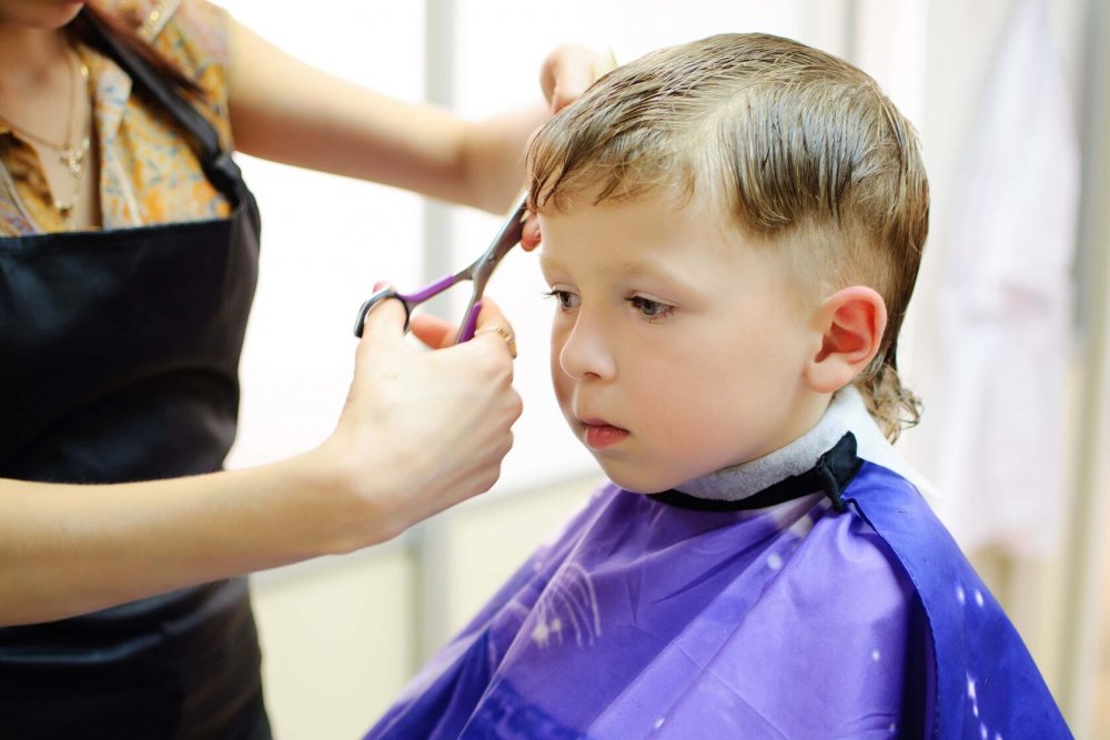 Ребенок в парикмахерской