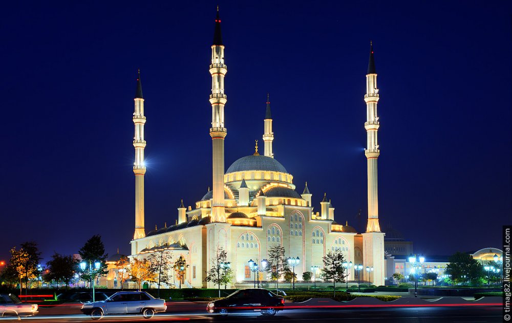 Красивая мечеть в Грозном