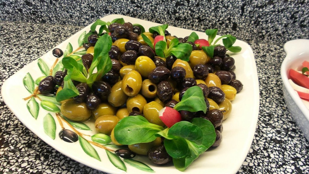 Оливки и маслины