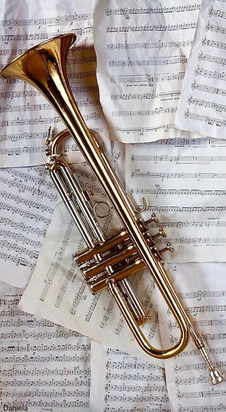 Музыкальный инструмент "труба"