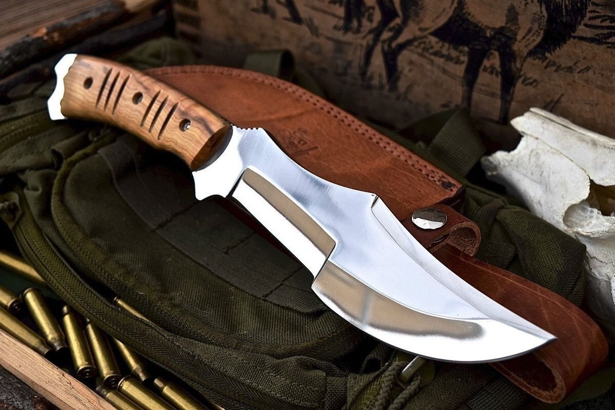 Клинки от производителя купить. Нож Daggers Messer. Охотничий нож Боуи. Красивые боевые ножи. Нож охотничий тактический.