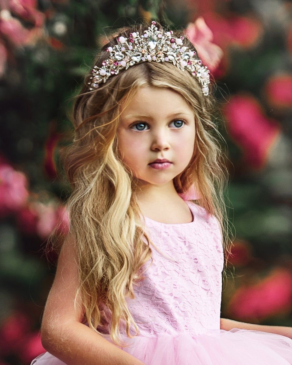 Детский портрет в образе принцессы