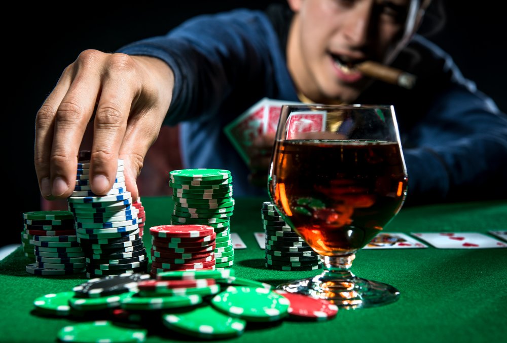 Человек играющий в казино