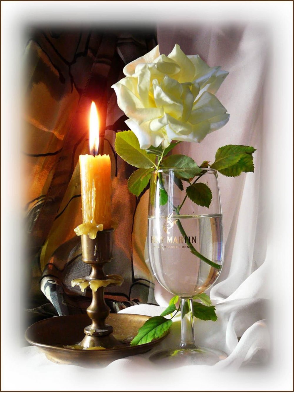 Красивая свеча памяти