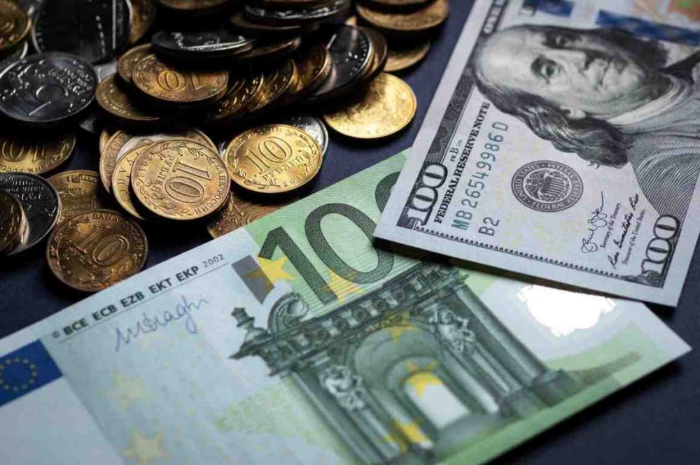 Доллар и евро