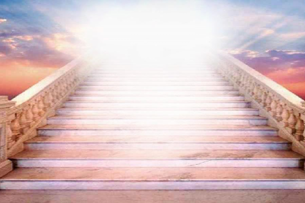 Кто первым вошел в рай. Лестница в небо. Лестница в рай. Мраморная лестница в небо. Лестница к Богу.