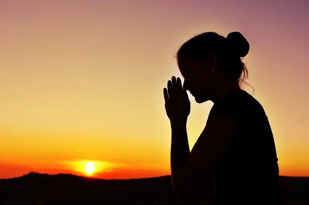 Woman to Pray