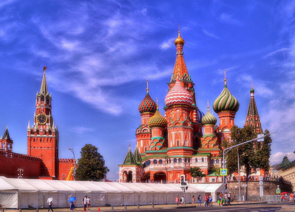 Храм Василия Блаженного на фоне Кремля