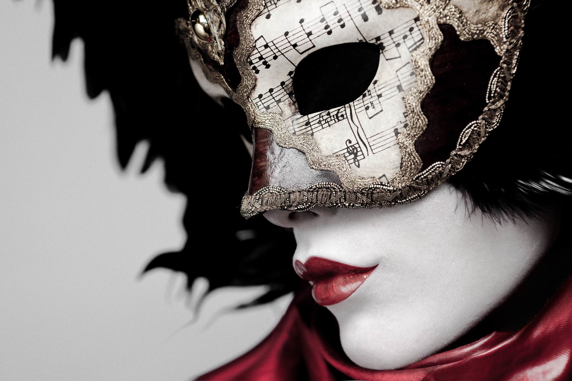 Загадочная маска. Маска венецианская. Девушка в театральной маске. Девушка в венецианской маске. Девушка в карнавальной маске.