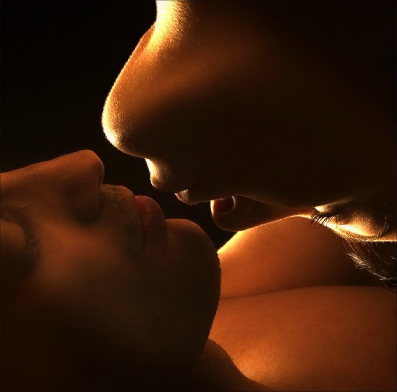 Нежные страстные женщины. Страстный поцелуйтна ночь. Страстные поцелуи. Сладкий поцелуй. Сладкий поцелуй на ночь.