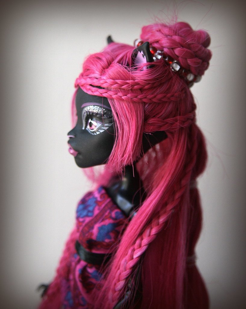 Monster High куклы Кэтти Нуар волосы