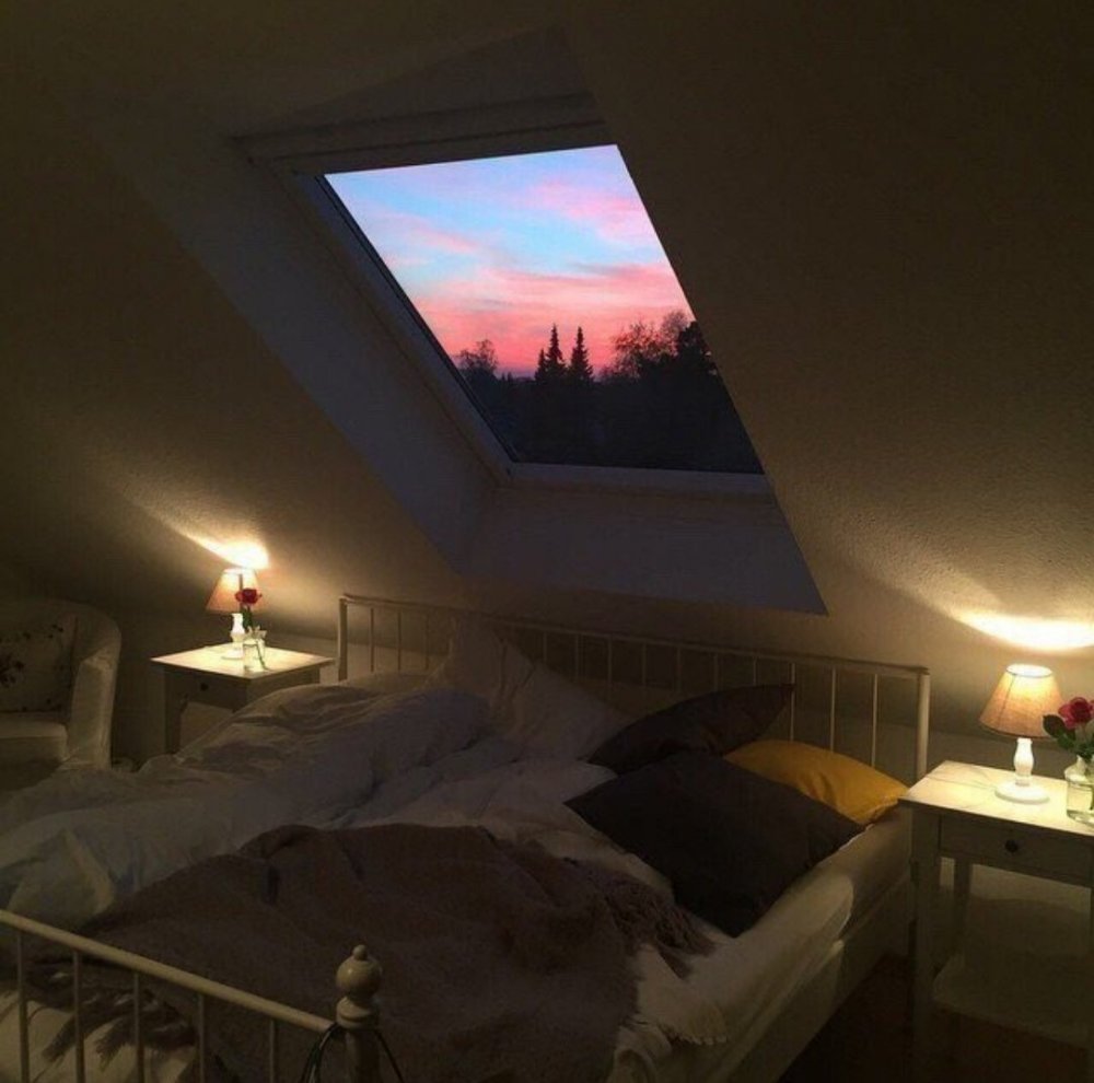 Уютная кровать с подсветкой