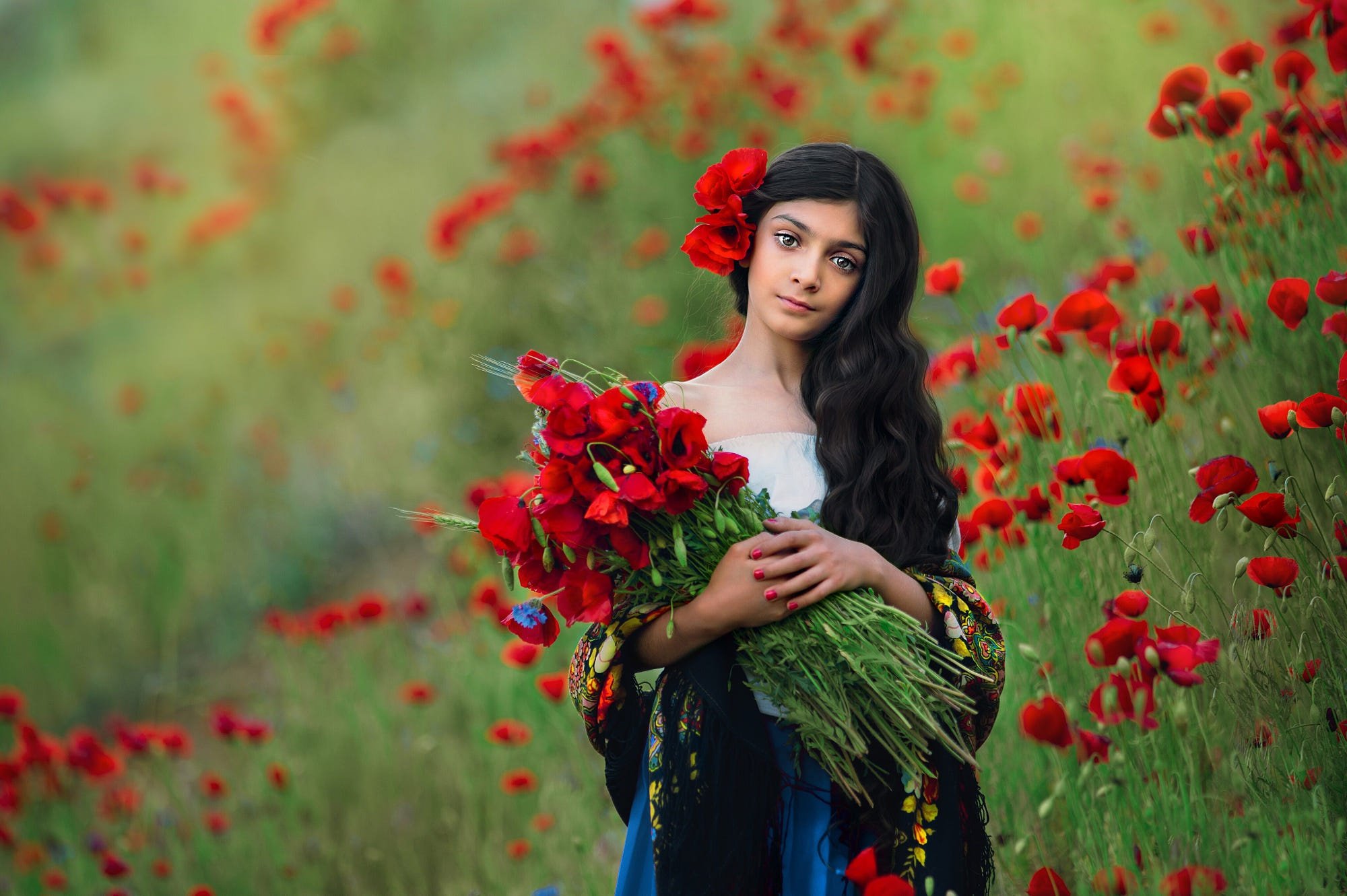 Песни цыганская королева. Цыганские цветы. Фотосессия в маковом поле. Фотосессия с цветами.