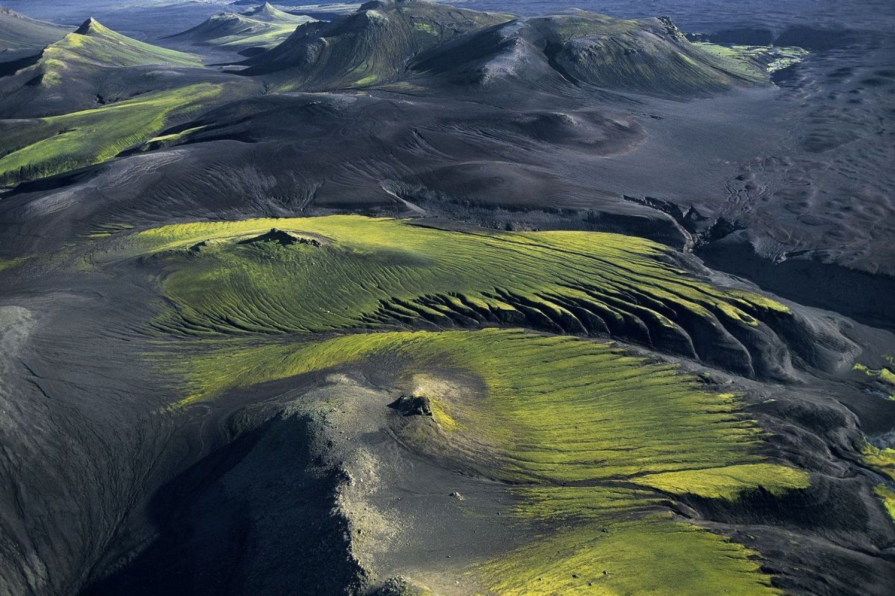 Красивые места на земном шаре. Вулканические поля Исландии.
