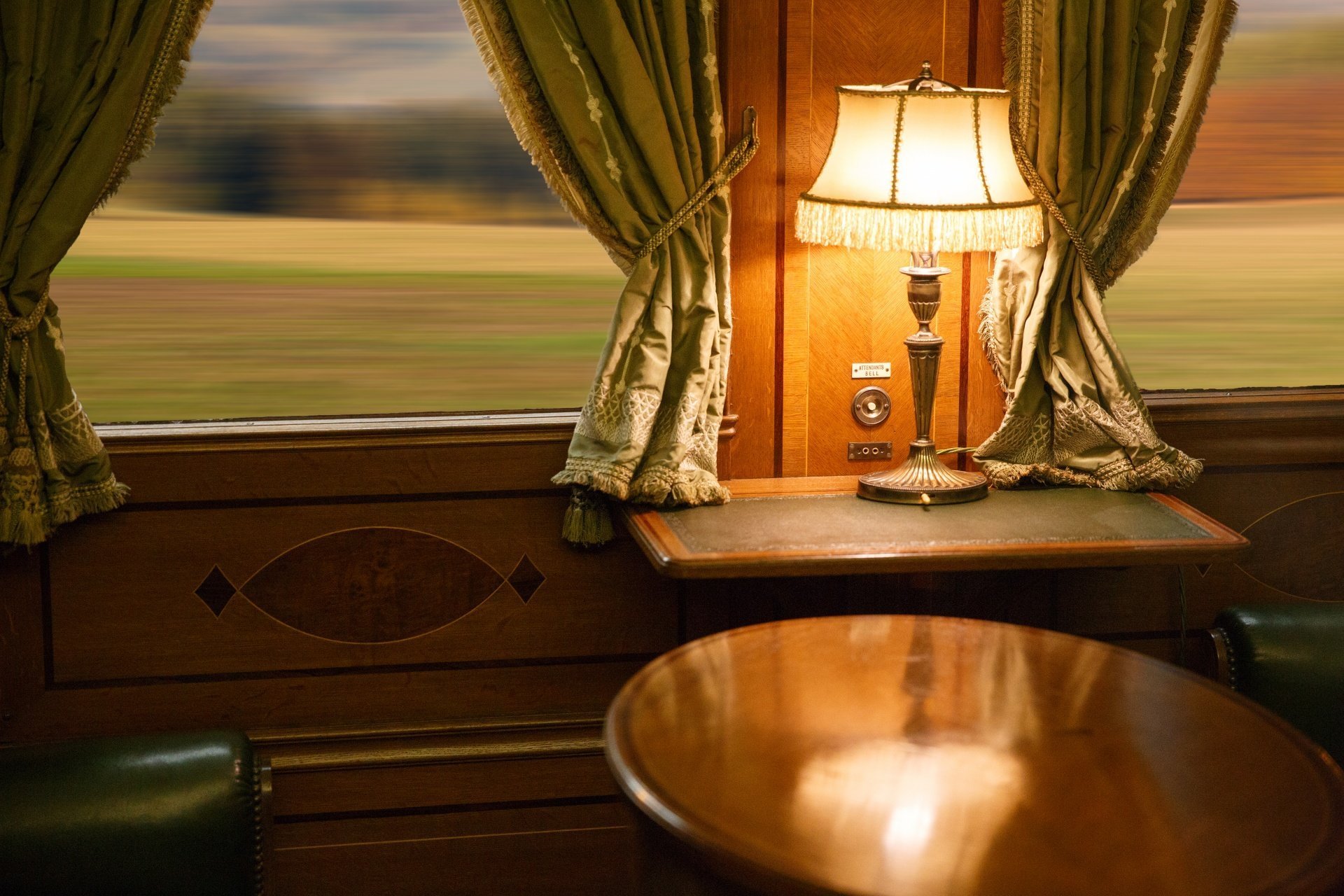 Шторки в вагонах. Купейный вагон Восточный экспресс. Восточный экспресс поезд 1883. Вид из окна поезда. Окно поезда.
