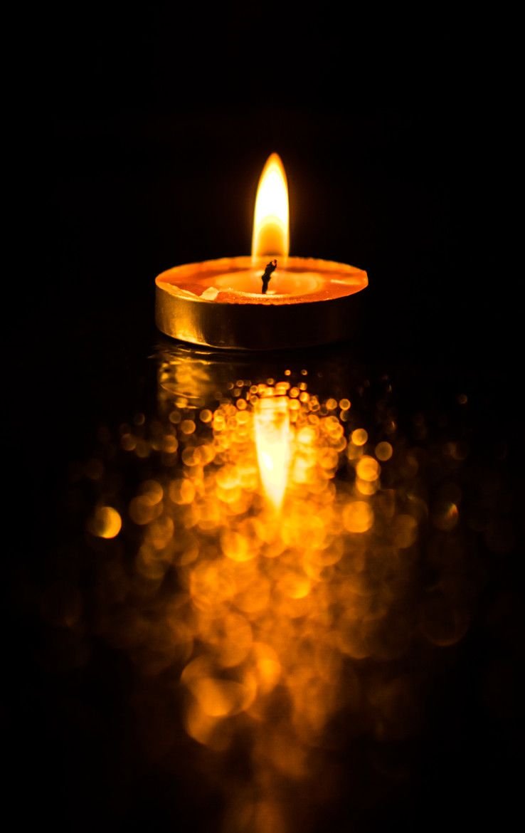 Бесплатные поминальные свечи. Свечка памяти. Поминальная свеча. Свеча скорби. Траурная свеча.