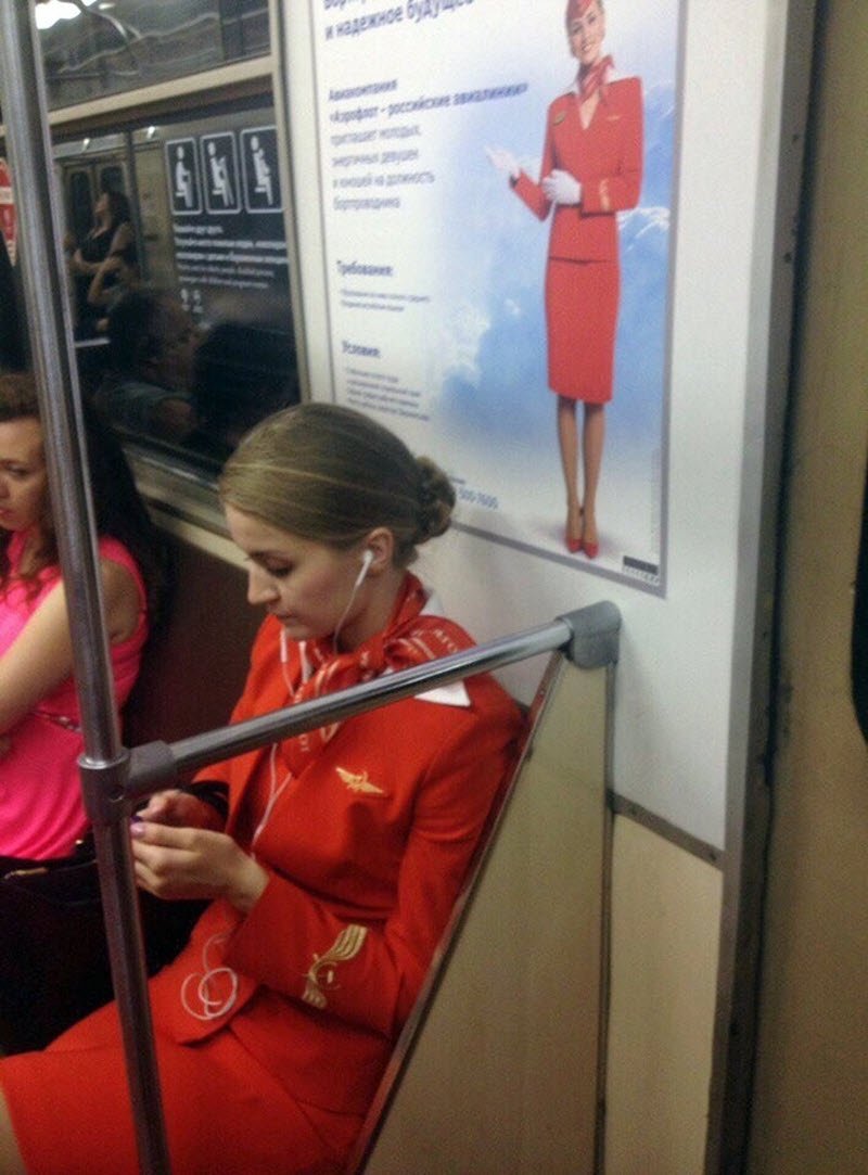 Аэрофлот стюардесса в метро
