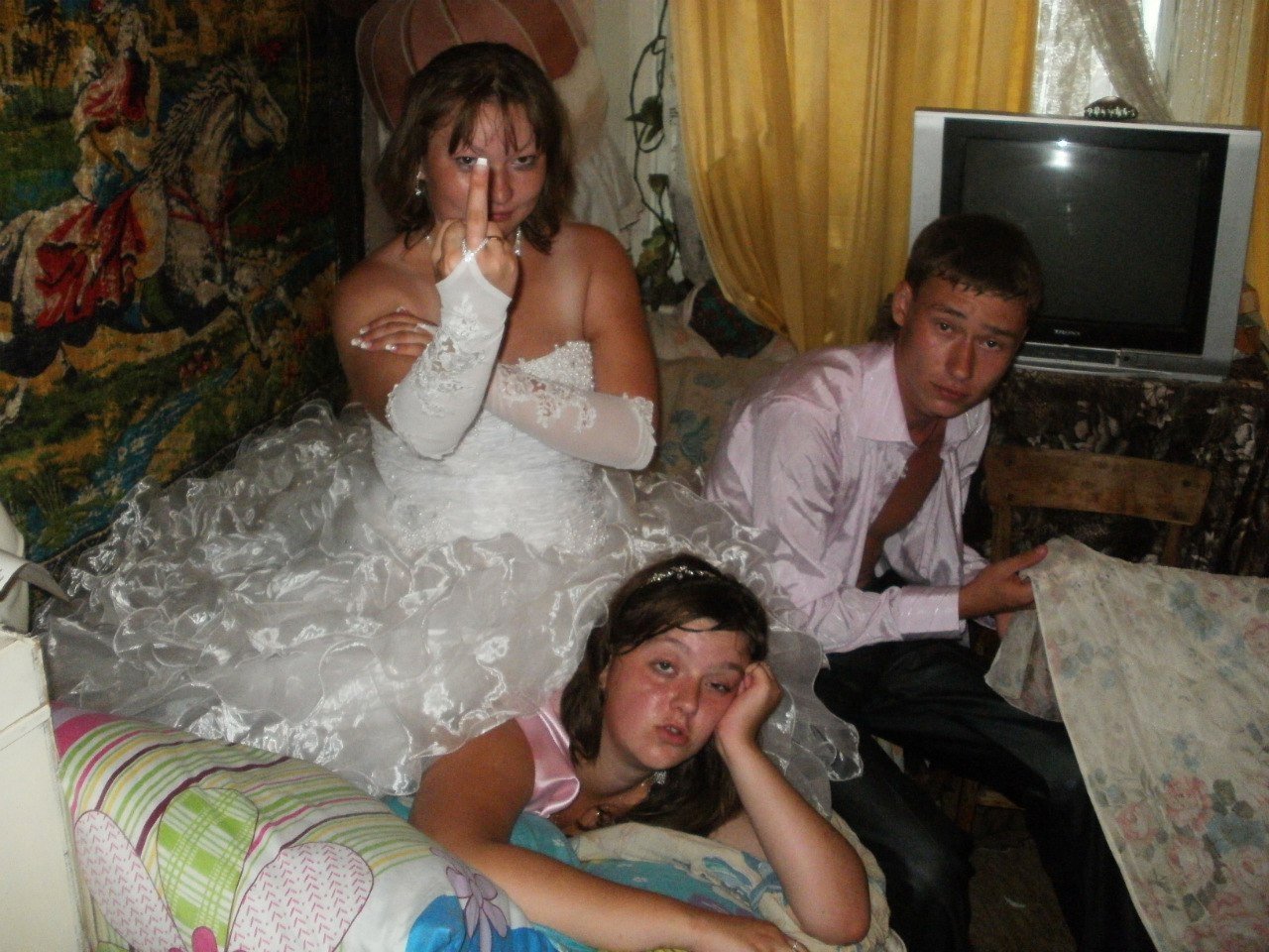 Бухие замужние. Невесты из социальных сетей. Пьяные невесты.