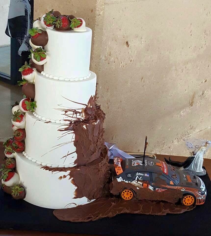 Свадебный торт с приколом