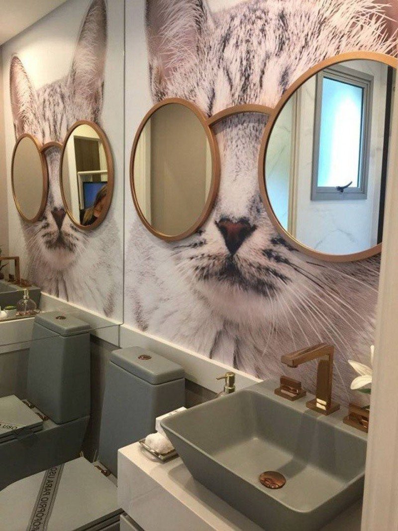 Необычное зеркало в туалет