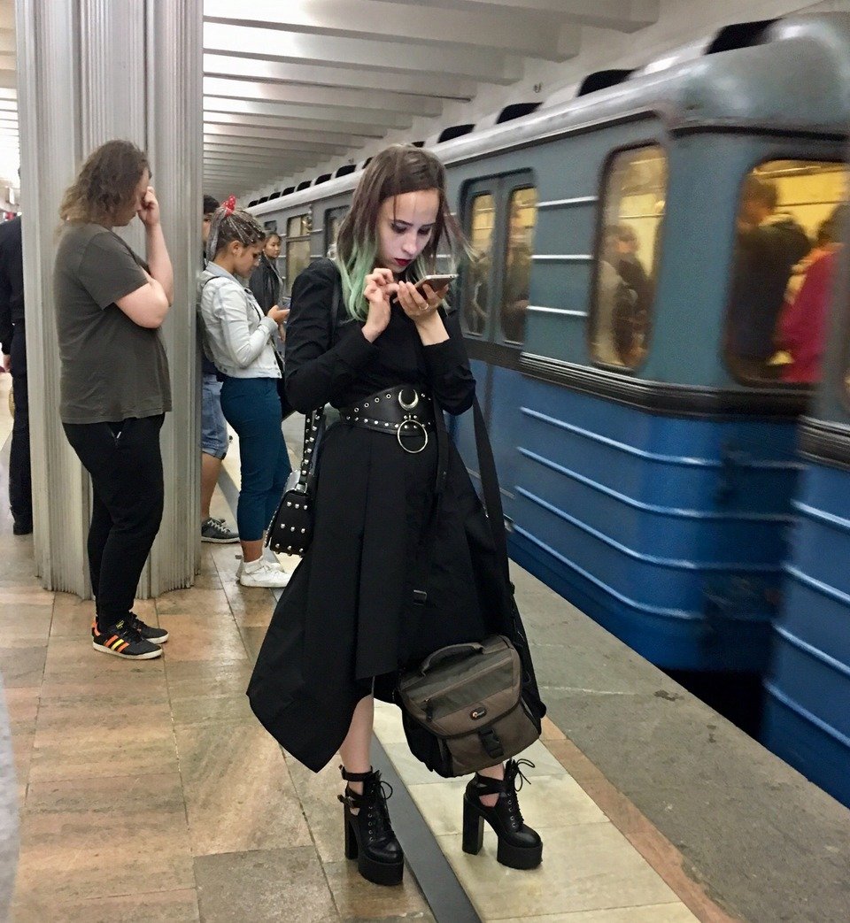 Модники и модницы Московского метро