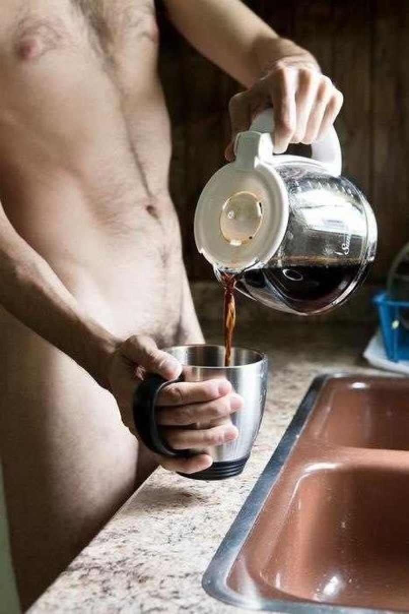 Кофе в постель мужчине