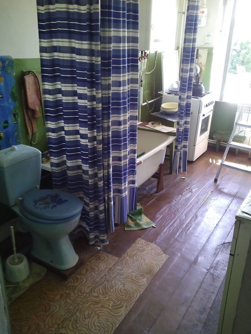 Квартира студия туалет на кухне