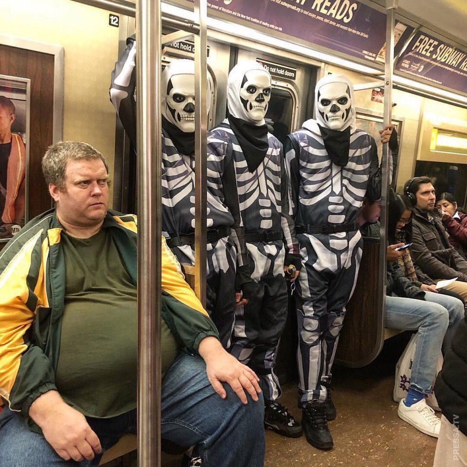 Необычные люди в Московском метро