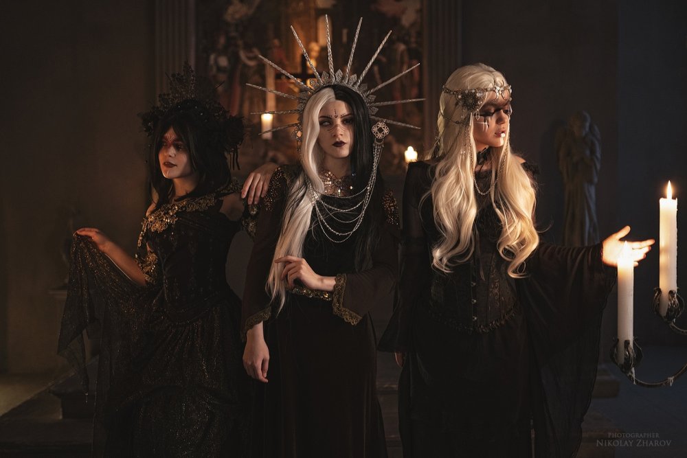 Три красивые ведьмы