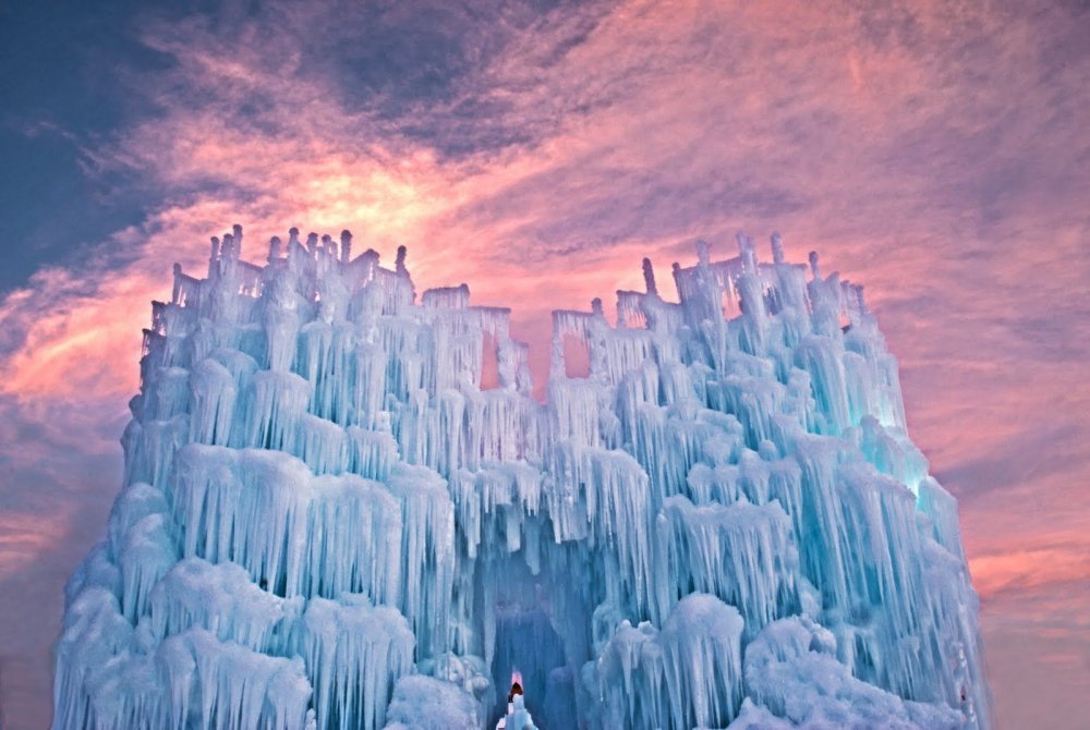 Сказочный ледяной замок