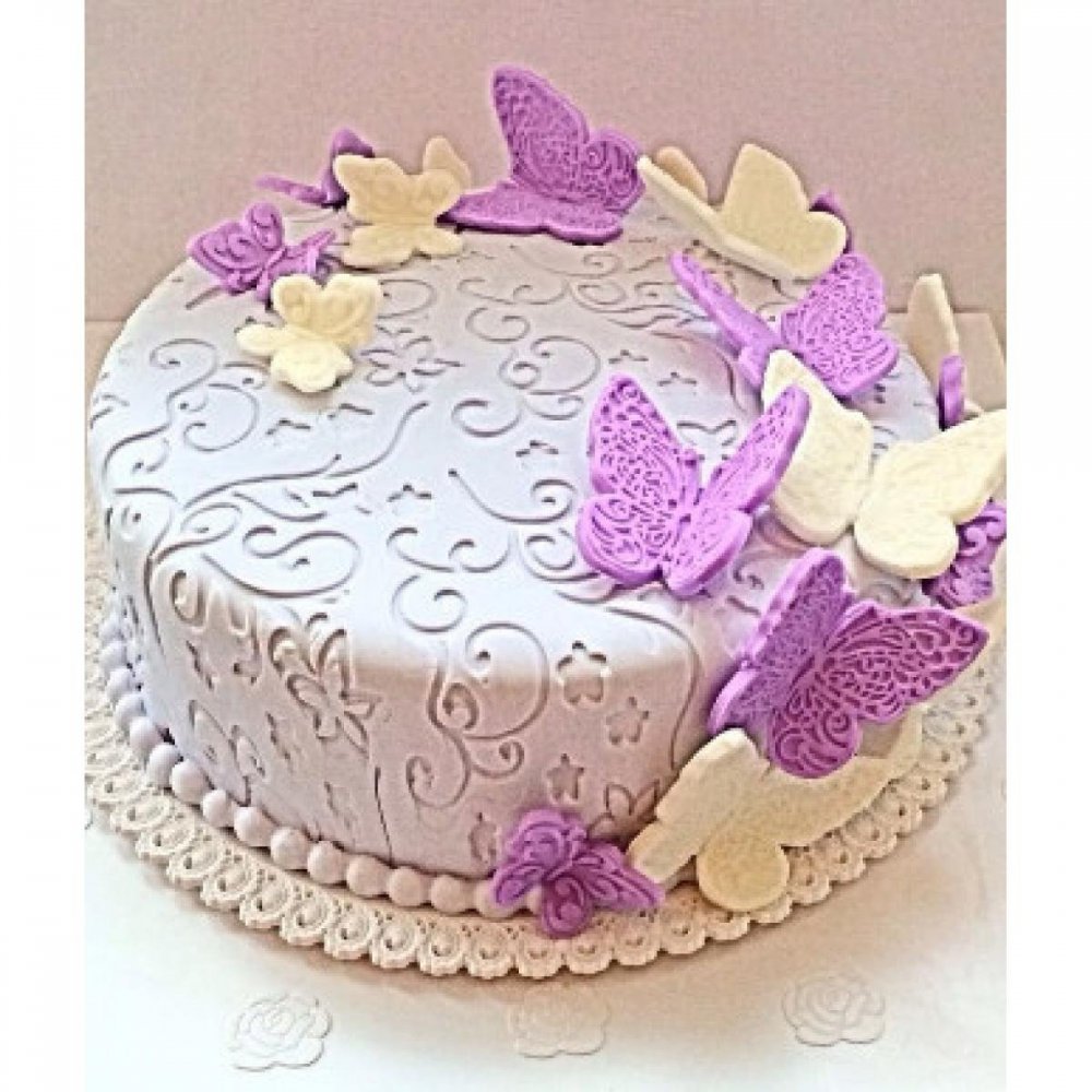 Красивое украшение торта для девочки