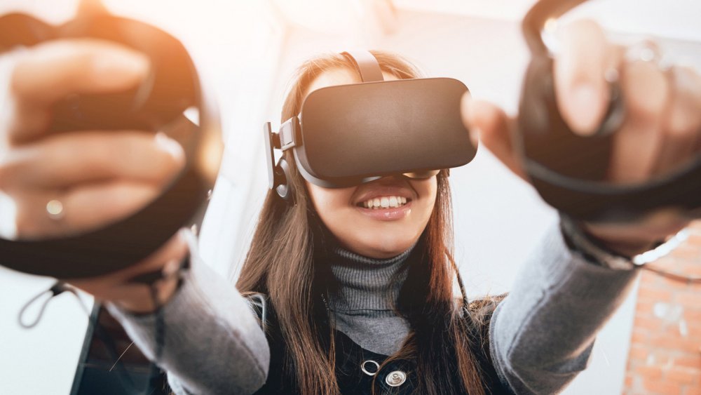 VR виртуальная реальность неон