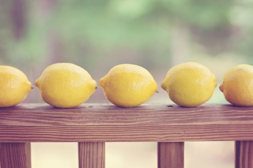 Коричневый лимон