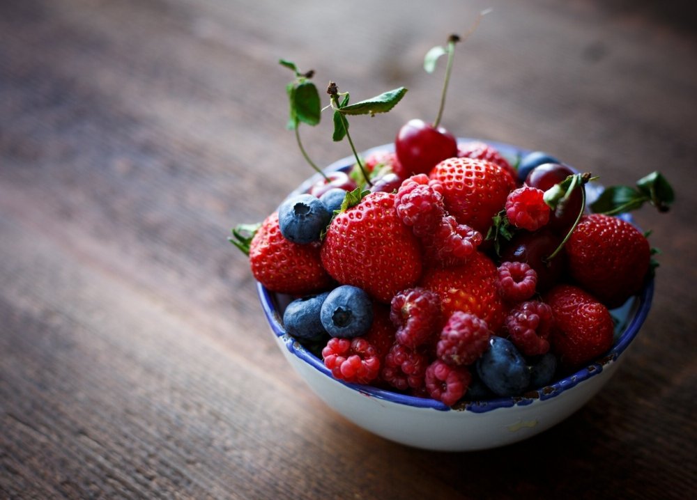 Синие фрукты и ягоды