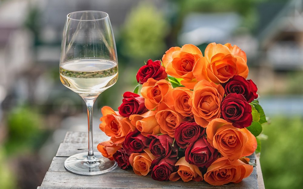 Шампанское с цветком розой