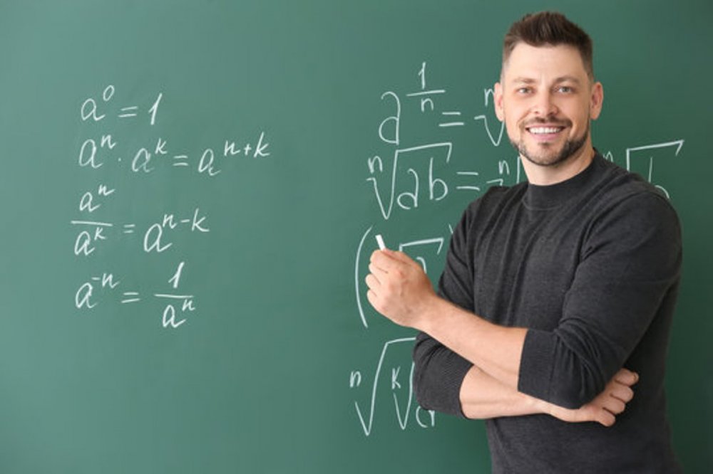 Учитель математики спиной