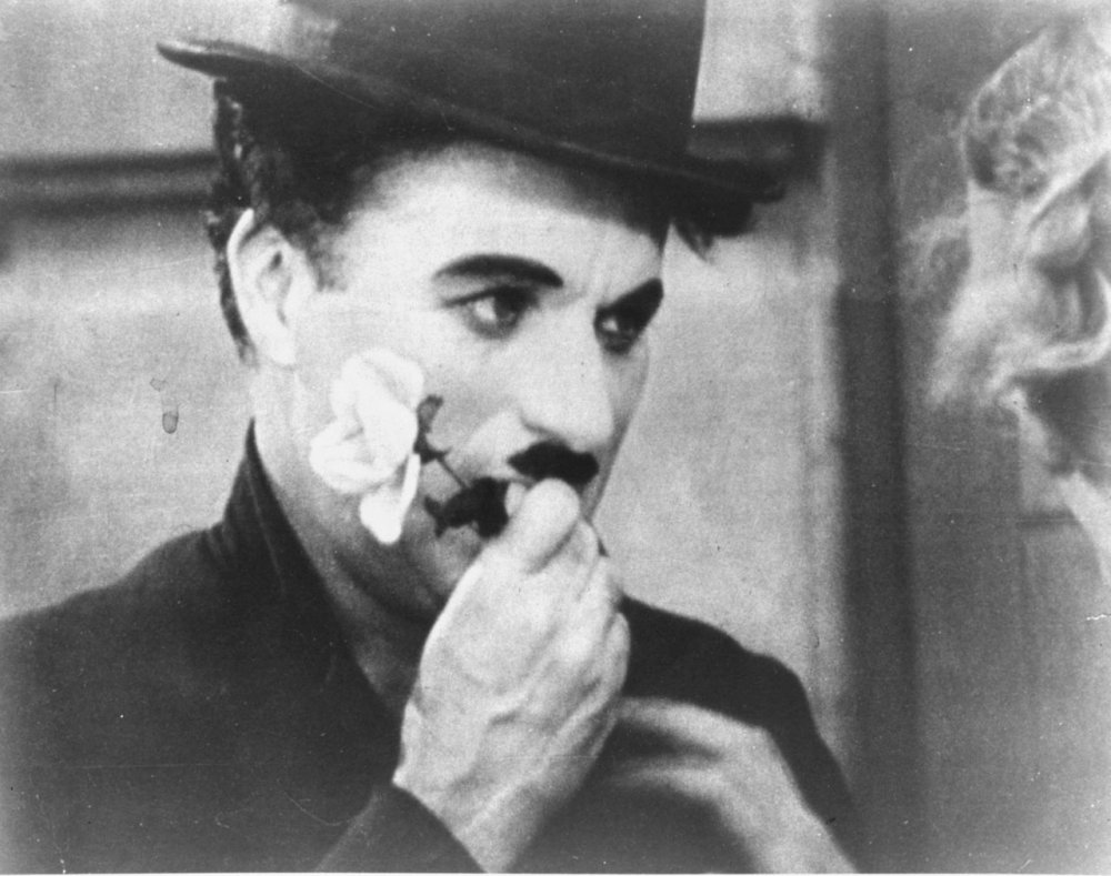 Чарли Чаплин полицейский