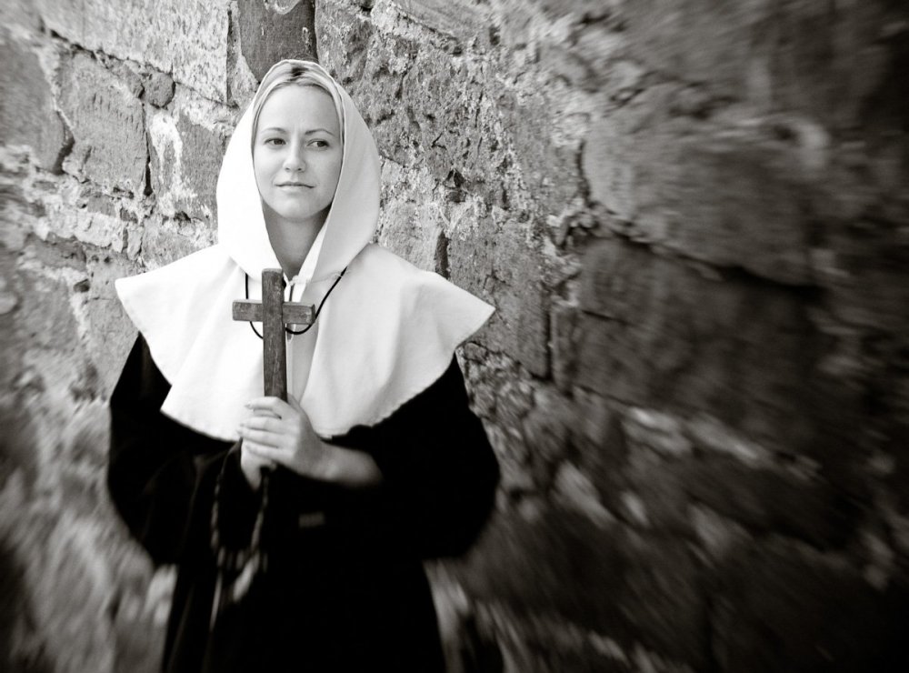 Сатаническая монахиня