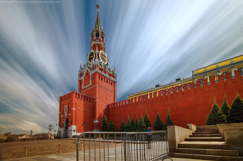 Территория Московского Кремля зимой