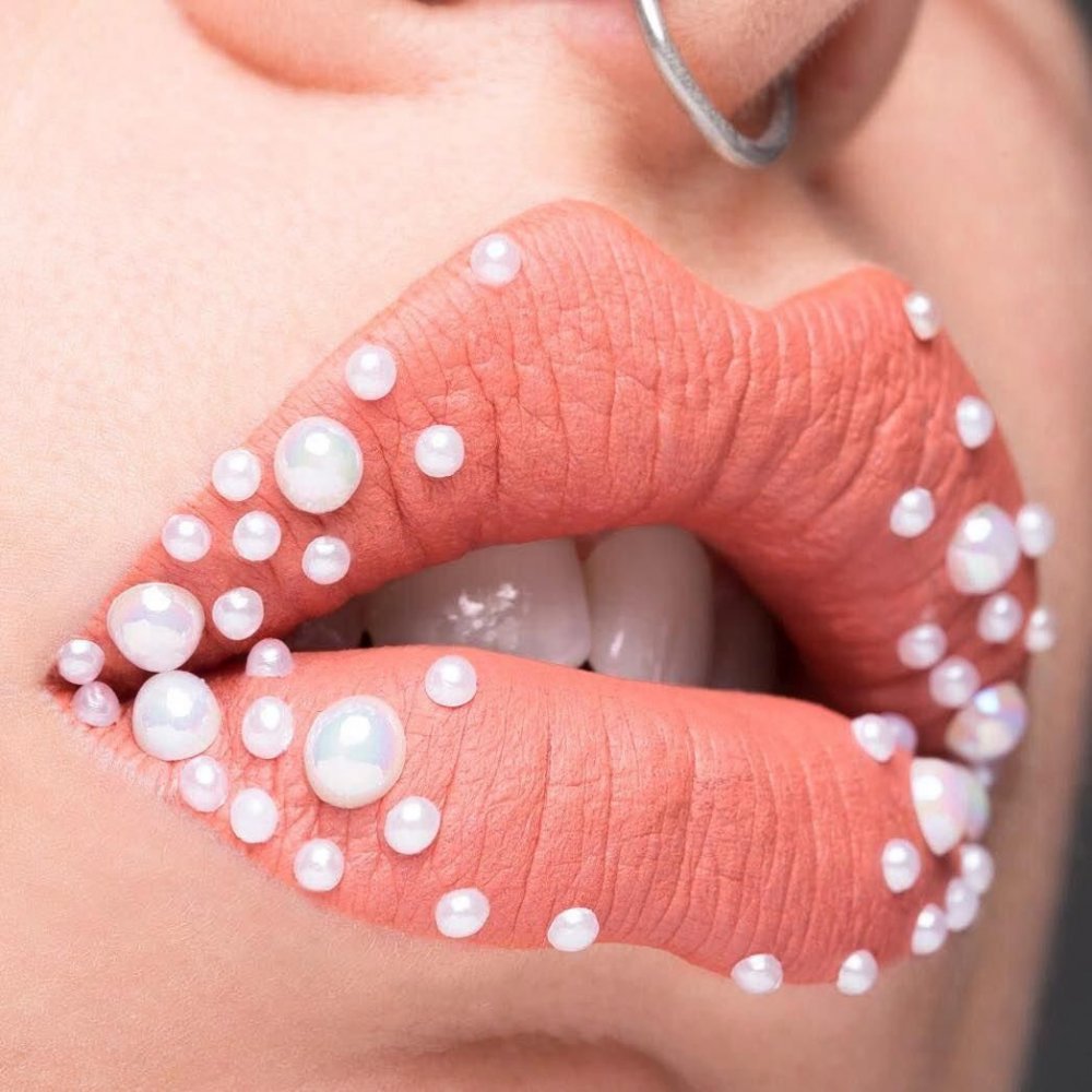 Красивые макияжи губ необычные
