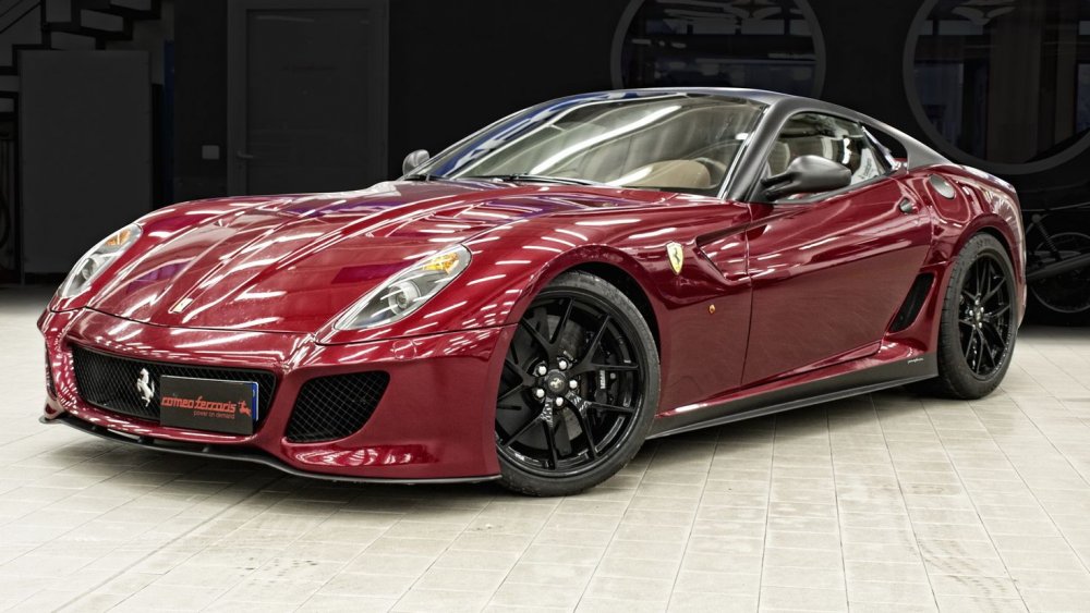 Ferrari 599 GTO красная