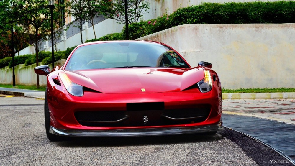 Ferrari 458 Italia красная