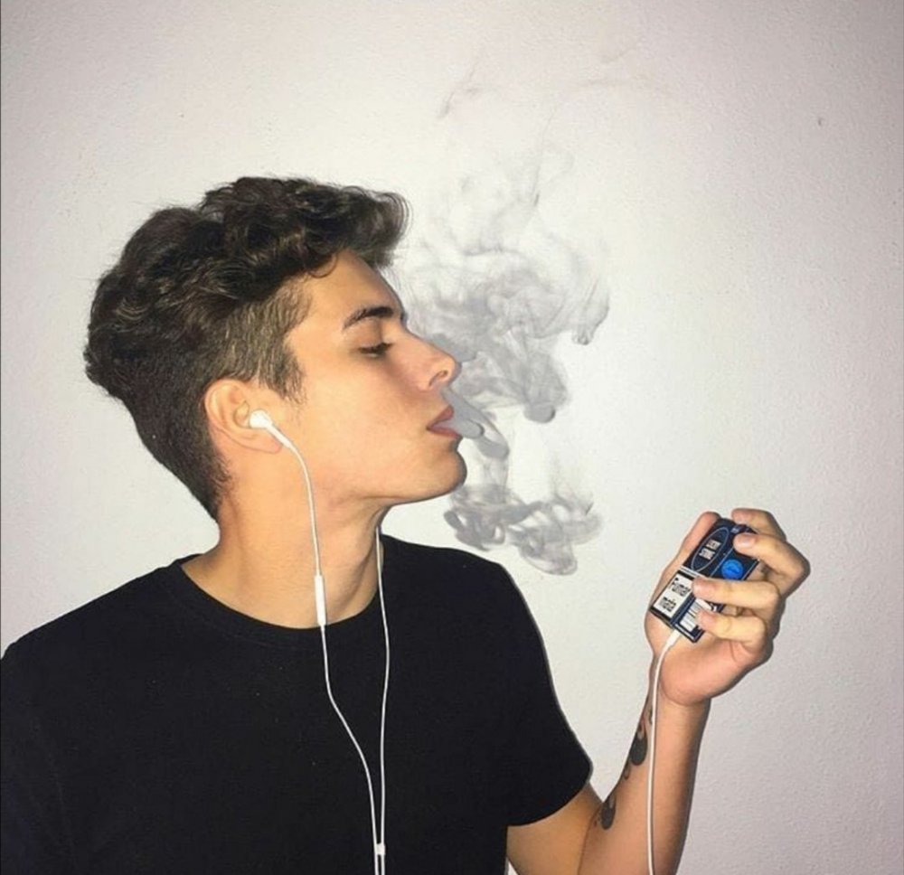 Курящий подросток Эстетика